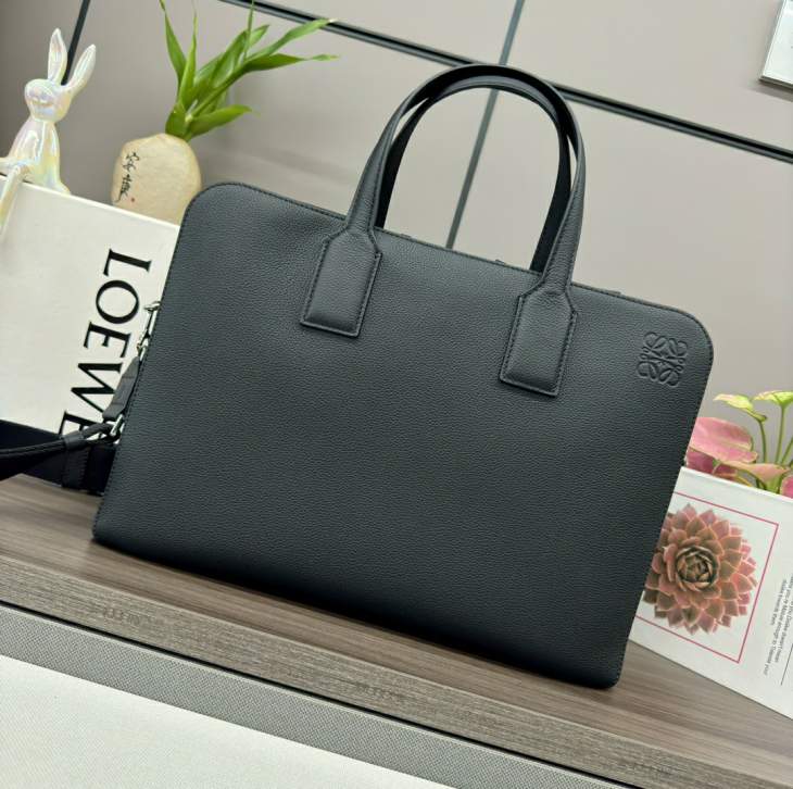 Picture of Loewe Handbags _SKUfw239914729fw
